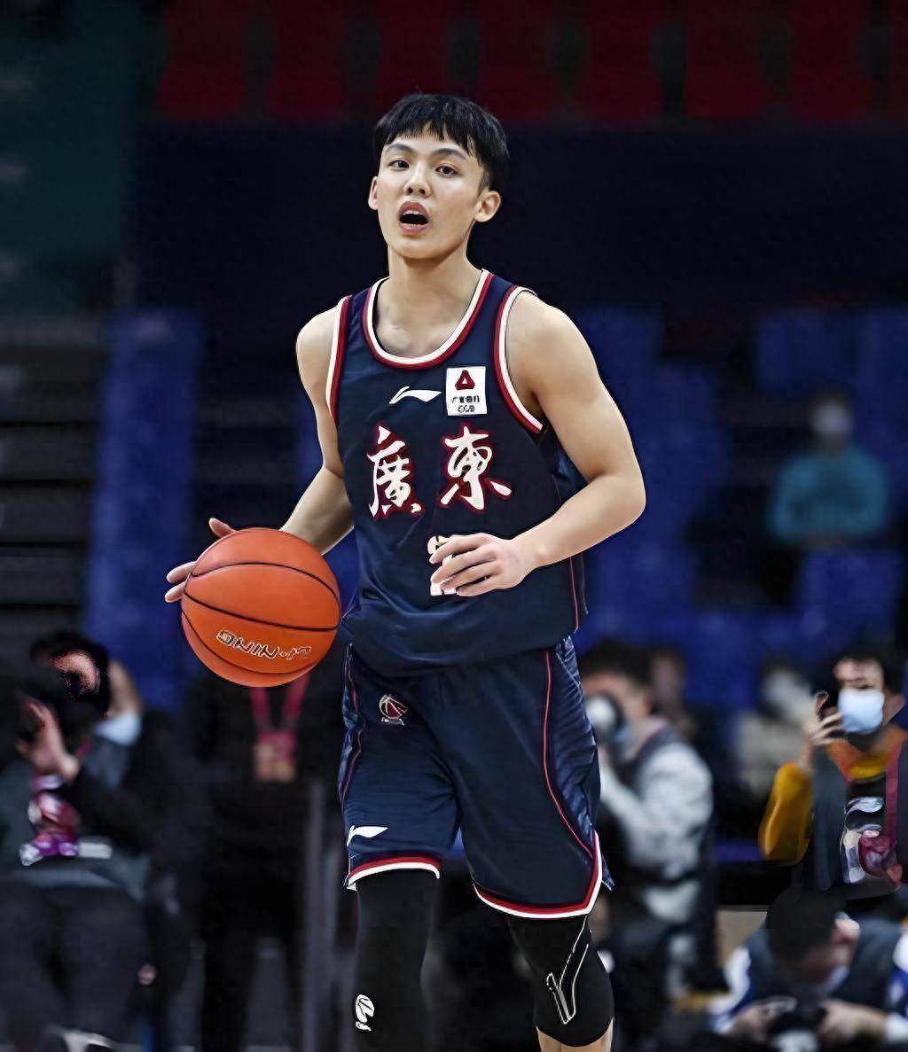 包含贵州男篮主场大胜广东对手，实现最佳连胜的词条